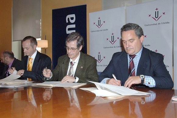Signatura de l'acord amb Soluziona Signatura de l'acord amb Soluziona
