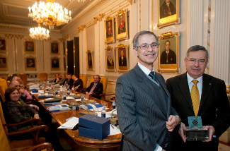 Joan vives assumeix la presidència de la Xarxa Vives